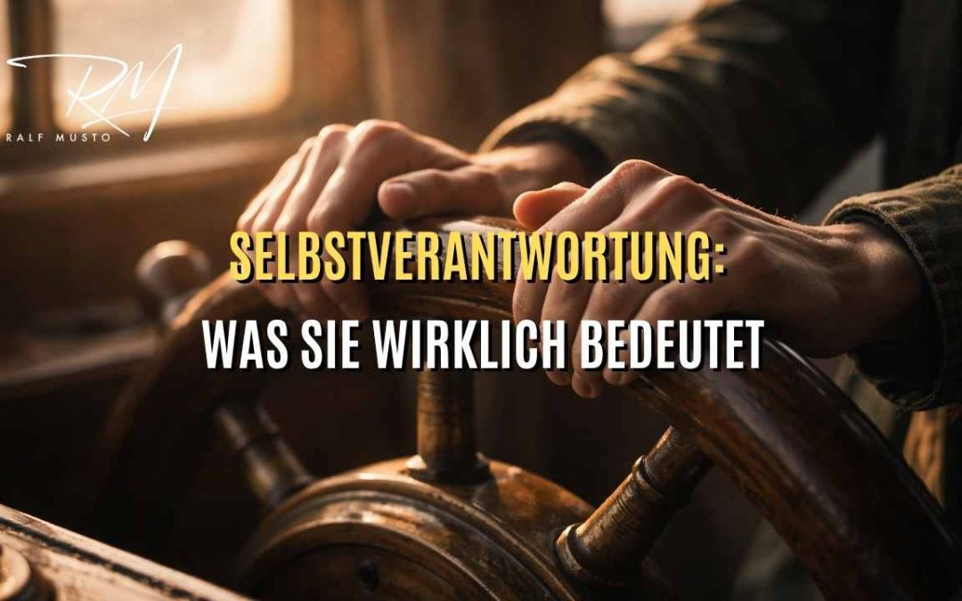 Person hält ruhig ein Steuer in den Händen — Symbol für Selbstverantwortung und Selbstbestimmung